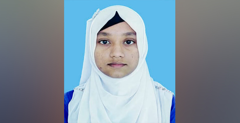 ভবিষ্যতে ডাক্তার হতে চায় সারা