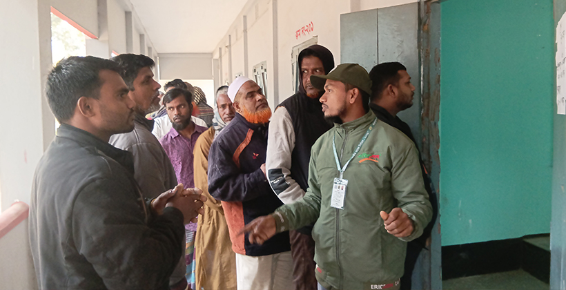 ‘শান্তিপূর্ণভাবে’ শেষ হলো সংসদ নির্বাচন ও গণভোট