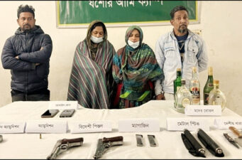 যুবলীগ ক্যাডারের বাড়ি থেকে বিদেশি পিস্তল উদ্ধার, আটক ৪