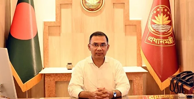 ছুটির দিনেও কার্যালয়ে ব্যস্ত সময় পার করলেন প্রধানমন্ত্রী