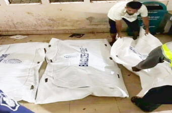 কুড়িগ্রামে ট্রাক-মাইক্রোবাসের মুখোমুখি সংঘর্ষে শিশুসহ নিহত-৩, আহত-১১