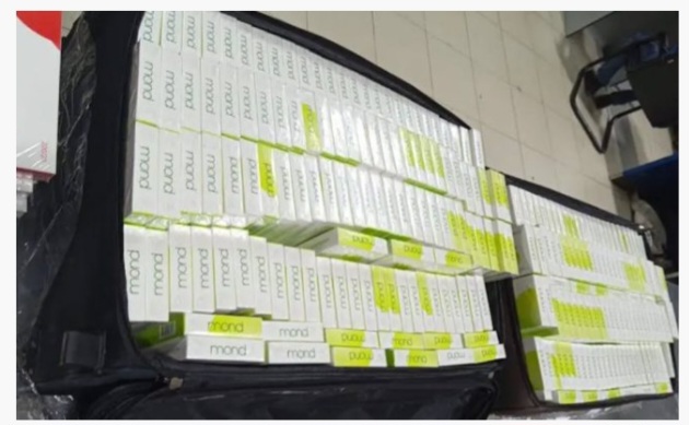 চট্টগ্রাম শাহ আমানত বিমানবন্দরে ৩১৫ কার্টন সিগারেটসহ যাত্রী আটক”