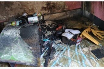 টেকনাফে গভীর রাতে বিএনপি কার্যালয়ে দুর্বৃত্তদের অগ্নিসংযোগ, আসবাবপত্র ও নথিপত্র ভস্মীভূত।