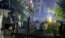 সরাইলে টর্চ জ্বালিয়ে ঘণ্টাব্যাপী সংঘর্ষ, আহত অর্ধশতাধিক