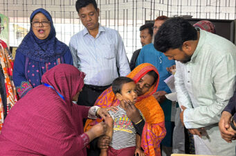 শিশুদের হাম-রুবেলা প্রতিরোধে রাসিকের ৪৩৮ কেন্দ্রে টিকাদান ক্যাম্পেইন শুরু