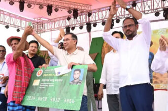 গাছে আম-জাম ধরলে পাঠাবেন: কৃষকদের প্রধানমন্ত্রী