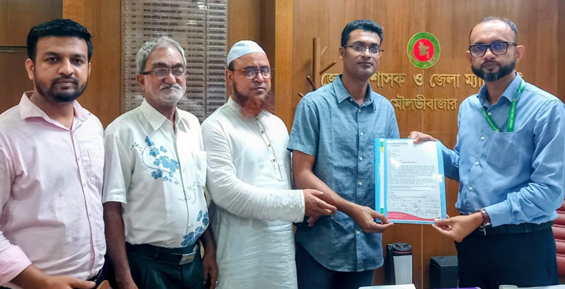 জাতীয় গণমাধ্যম সপ্তাহের রাষ্ট্রীয় স্বীকৃতির দাবীতে প্রধানমন্ত্রীর বরাবর স্মারকলিপি প্রদান