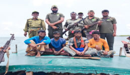 সুন্দরবনে বনদস্যুদের সাথে বনকর্মীদের গোলাগুলি