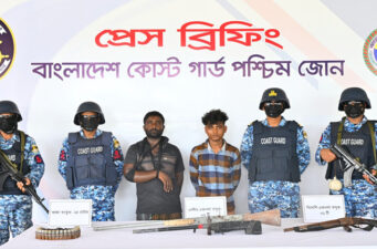 সুন্দরবনে করিম শরীফ বাহিনীর ২ সদস্য আটক, ৪ জেলে উদ্ধার