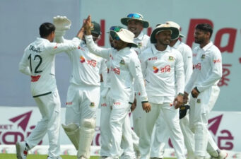 পাকিস্তানকে বিধ্বস্ত করে বিশাল লিডে বাংলাদেশ