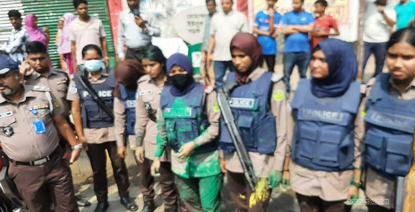 চট্টগ্রামে গ্রাফিতি আঁকা নিয়ে শিক্ষার্থীদের সাথে পুলিশের ধস্তাধস্তি