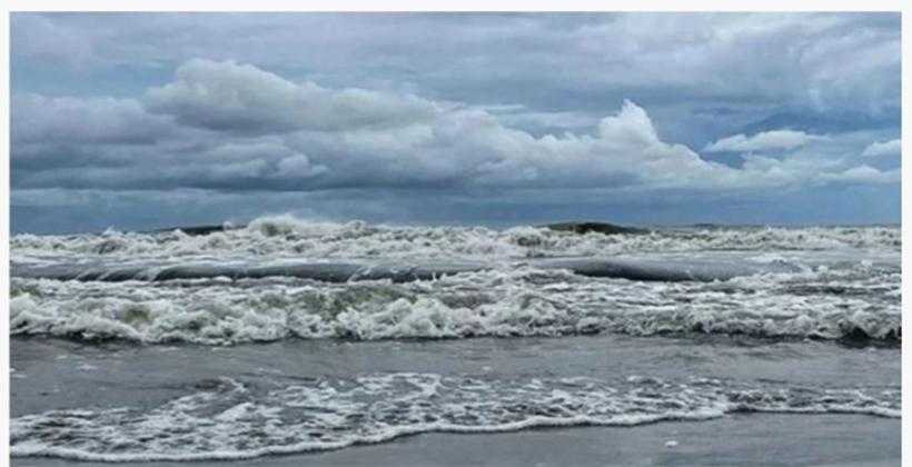 সীতাকুণ্ডে বন্ধুকে বাঁচাতে গিয়ে প্রাণ গেল কলেজছাত্রের।