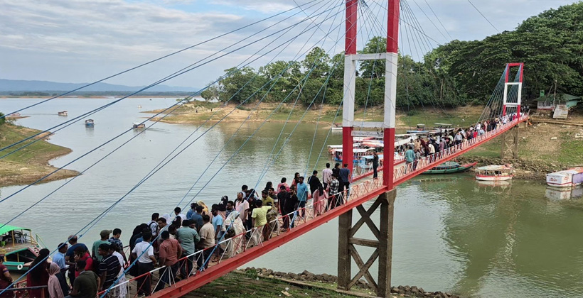ছুটির আমেজে সাজেক ও রাঙামাটিতে দর্শনার্থীদের ভিড়
