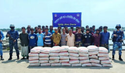 মিয়ানমারে পাচারের সময় ২৪০০ বস্তা সিমেন্ট জব্দ, ট্রলারসহ আটক ৩৩