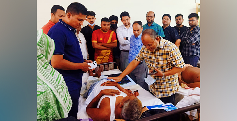 কেন্দ্রীয় যুবদল নেতা আসাদুল আলম টিটু’র অসুস্থ পিতা’র পাশে ড্যাব নেতৃবৃন্দ