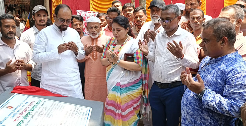 রাজাপুরে দুইটি এইচবিবি সড়ক নির্মাণ কাজের উদ্বোধন করলেন এমপি জামাল