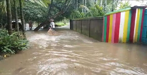 পাহাড়ি ঢলে সড়ক যোগাযোগ বিচ্ছিন্ন,ভোগান্তিতে লাখো মানুষ