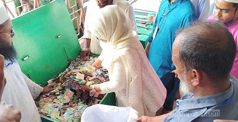কিশোরগঞ্জের পাগলা মসজিদে ৪৩ বস্তা টাকা, গণনায় ব্যস্ত শতাধিক মানুষ