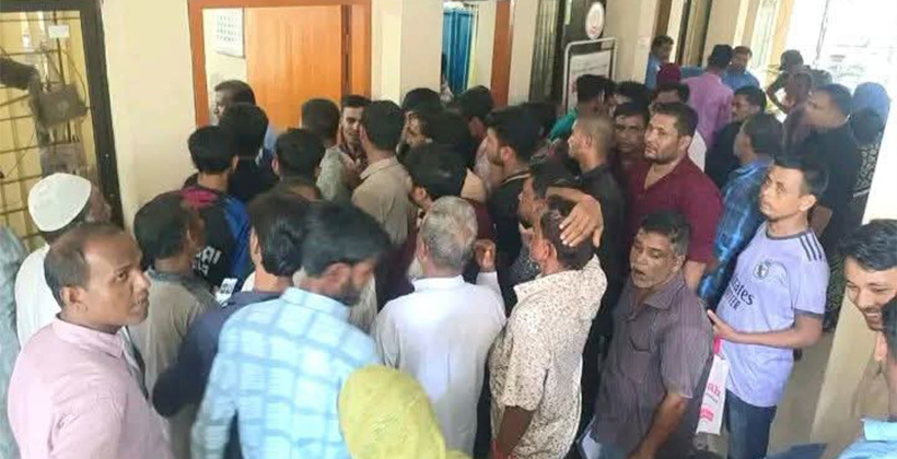 মিরসরাই উপজেলা পরিষদে নাগরিক সেবার তীব্র ভোগান্তি: ১৬ ইউনিয়ন ও ২ পৌরসভায় জনপ্রতিনিধি নেই, বিকল্প ব্যবস্থায় বাড়তি চাপ