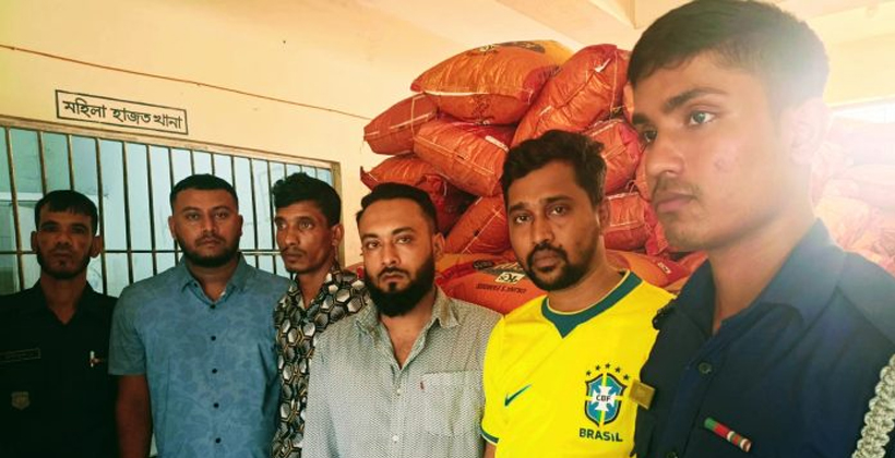ভারতীয় চোরাচালান সিন্ডিকেটের নেপথ্যে কে এই কামরুল?