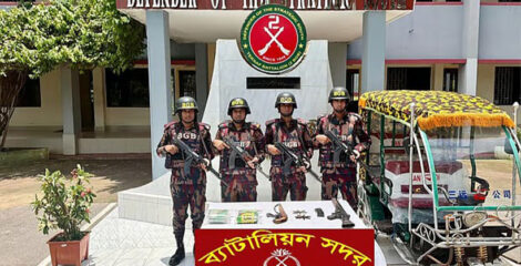 টেকনাফে বিপুল পরিমাণ ভারী অস্ত্র ও মাদক জব্দ