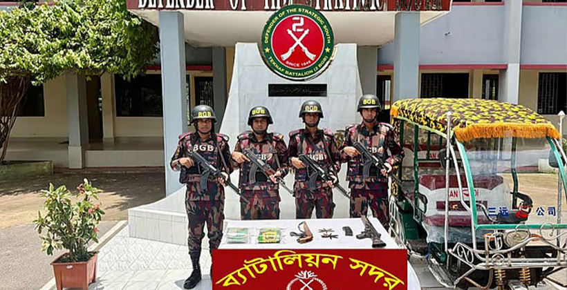 টেকনাফে বিপুল পরিমাণ ভারী অস্ত্র ও মাদক জব্দ