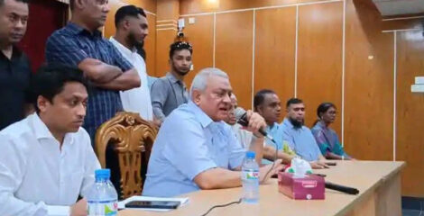 মৌলভীবাজারে সাধারণ মানুষের সঙ্গে মতবিনিময় করেন এম নাসের রহমান এমপি