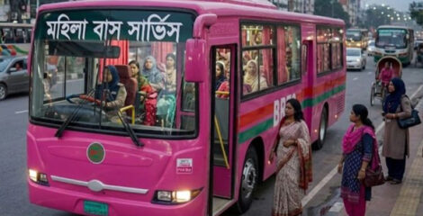 রাজধানীতে চালু হলো সম্পূর্ণ নারীবাহক বিআরটিসি বাস: চালক ও কন্ডাক্টরও নারী