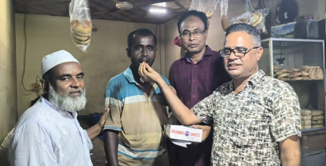 রিজভী আহমেদ বিএনপির ভারপ্রাপ্ত মহাসচিব হওয়ায় কুড়িগ্রামে মিষ্টি বিতরণ ও উল্লাস