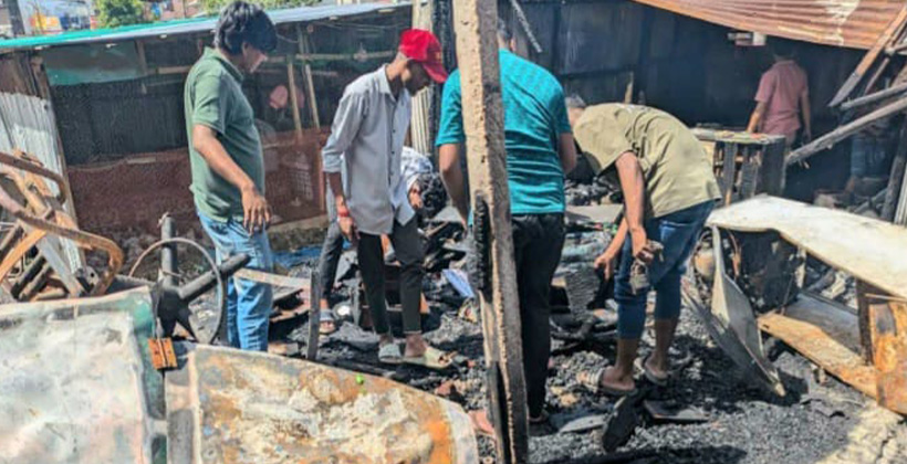 চট্টগ্রাম চন্দনাইশে মহাসড়ক সংলগ্ন বাজারে ভয়াবহ আগুন