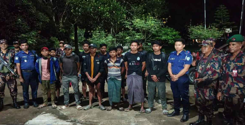 বান্দরবান সীমান্তে কড়া নজরদারি, আলীকদমে ১৪ মিয়ানমার নাগরিক আটক