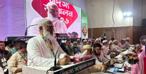 প্রধানমন্ত্রী ভারত সফর করতে পারেন, তবে সেটা হতে হবে সমমর্যাদার: ডা. শফিকুর রহমান 