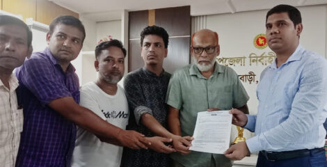 ফুলবাড়ীতে প্রিপেইড মিটার স্থাপন বন্ধ দাবিতে স্মারকলিপি প্রদান