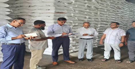 রাজশাহীতে সারের কোনো সংকট নেই, গুদামে পর্যাপ্ত মজুত: বিভাগীয় কমিশনার