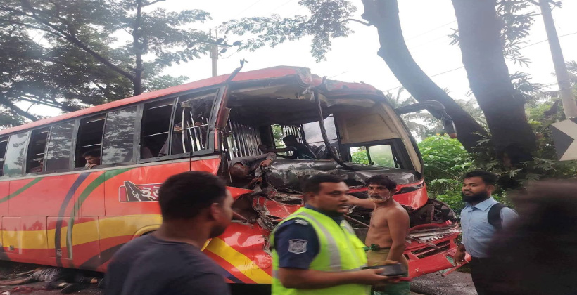 ফেনী ছাগলনাইয়া মুহুরীগঞ্জ ত্রিমুখী সংঘর্ষে চালক-হেলপারসহ নিহত ৩, আহত ৪ ​