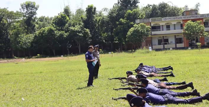 মৌলভীবাজারে পুলিশের বিভাগীয় পদোন্নতি পরীক্ষার প্যারেড পরীক্ষা অনুষ্ঠিত