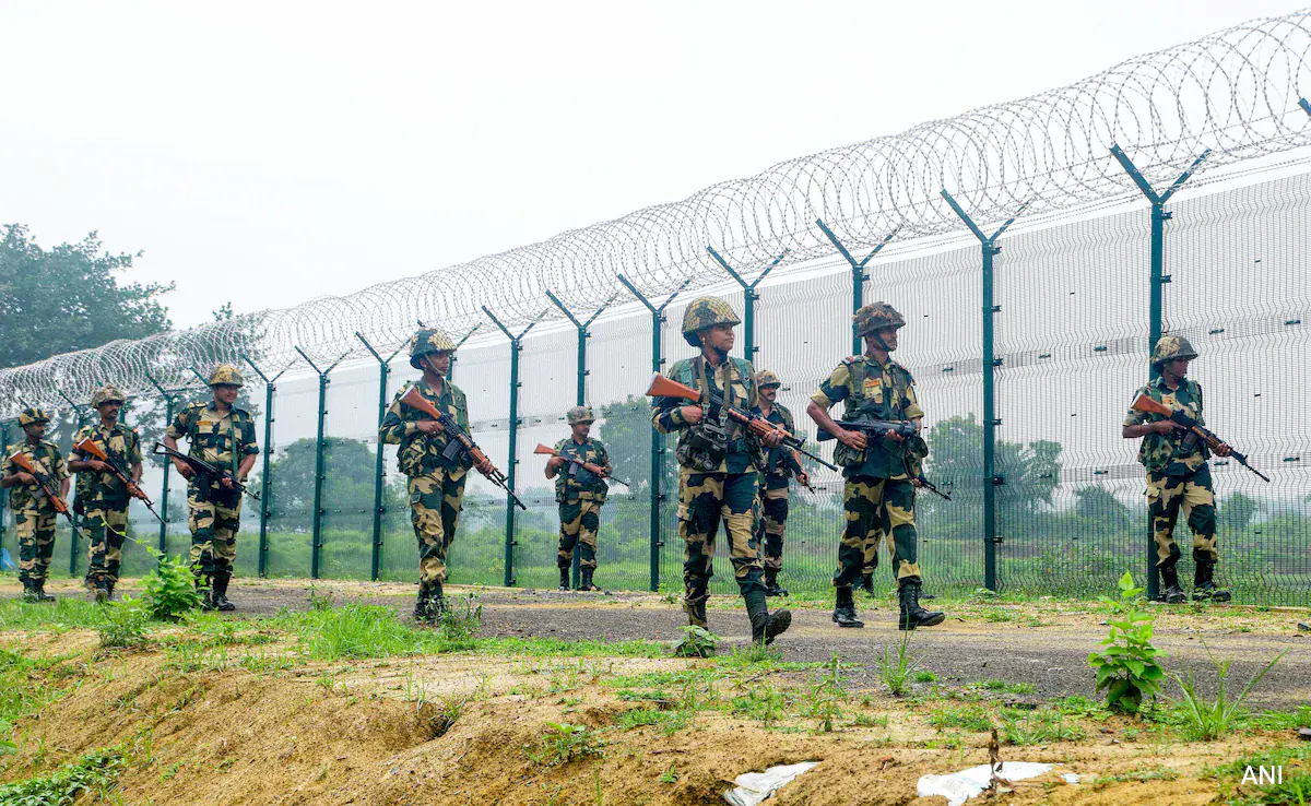 লালমনিরহাট সীমান্তে ১২ জনকে পুশ-ইনের চেষ্টা, বাধা বিজিবির