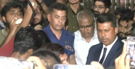 সুস্থ হয়ে ক্যাম্পাসে ফেরার পরামর্শ সরকারের, পদত্যাগের খবর নাকচ চুয়েট ভিসির