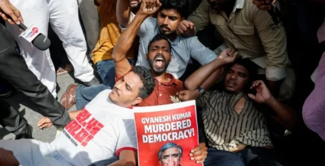 দিল্লিতে বিক্ষোভ ঘিরে ব্যাপক ধরপাকড়, আটক কেজরিওয়াল-মমতাসহ বহু নেতা