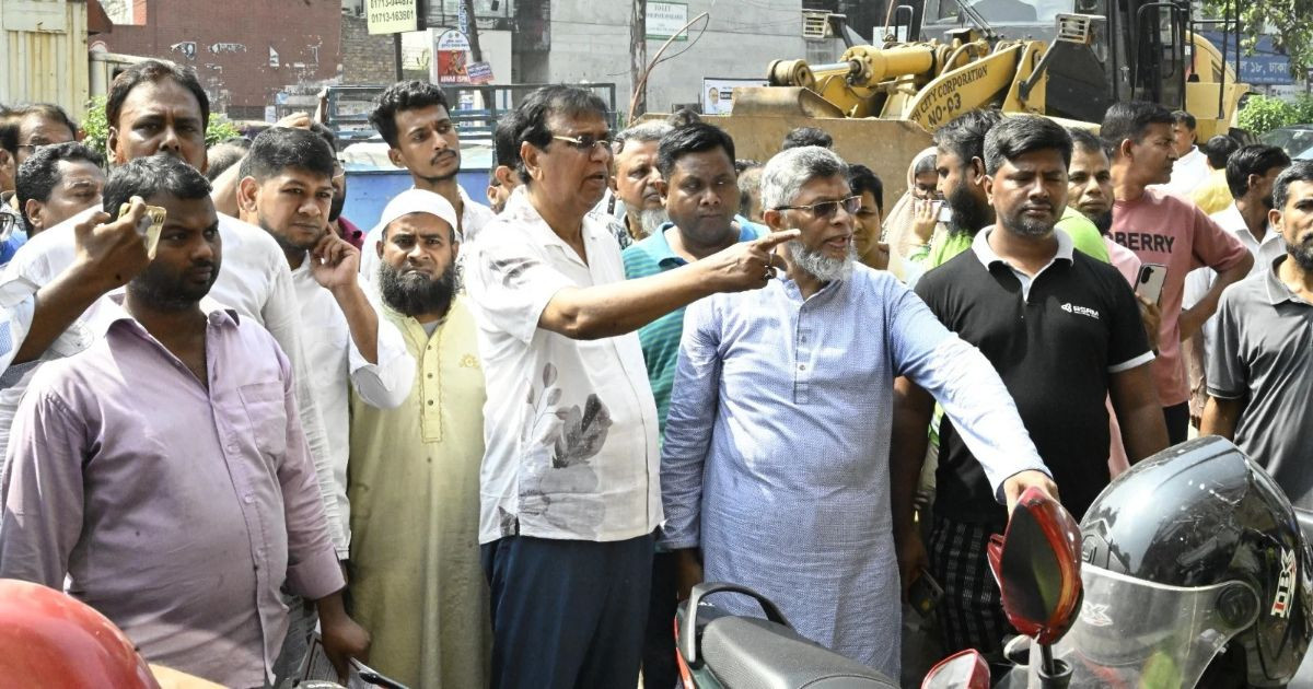 ফুটপাত-সড়কে অবৈধ দোকান বসলেই মামলা, জব্দ হবে পণ্য