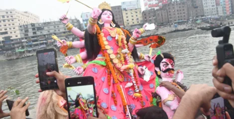 প্রতিমা বিসর্জনে শেষ হলো শারদীয় দুর্গোৎসব