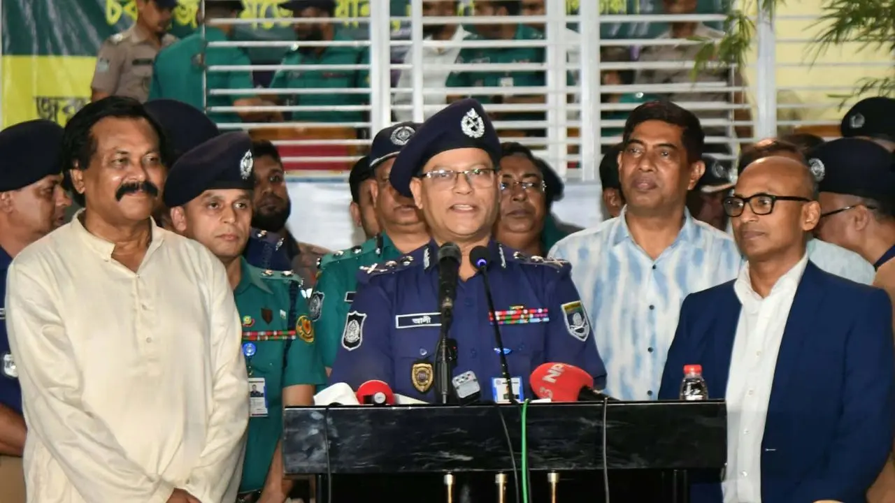 ৩৩ হাজারের বেশি পূজামণ্ডপে শান্তিপূর্ণভাবে দুর্গোৎসব : আইজিপি