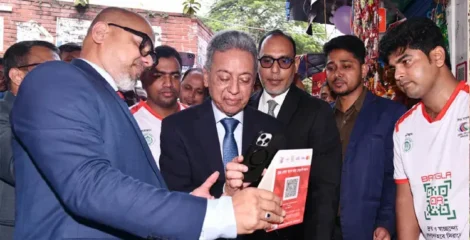 বাংলা কিউআরে লেনদেনে লাগবে না কোনো ফি, উদ্বোধন করলেন অর্থমন্ত্রী