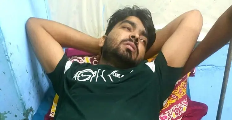 খুলনায় যুবককে গুলি করে মোবাইল ছিনতাই, জড়িত তিন দুর্বৃত্ত
