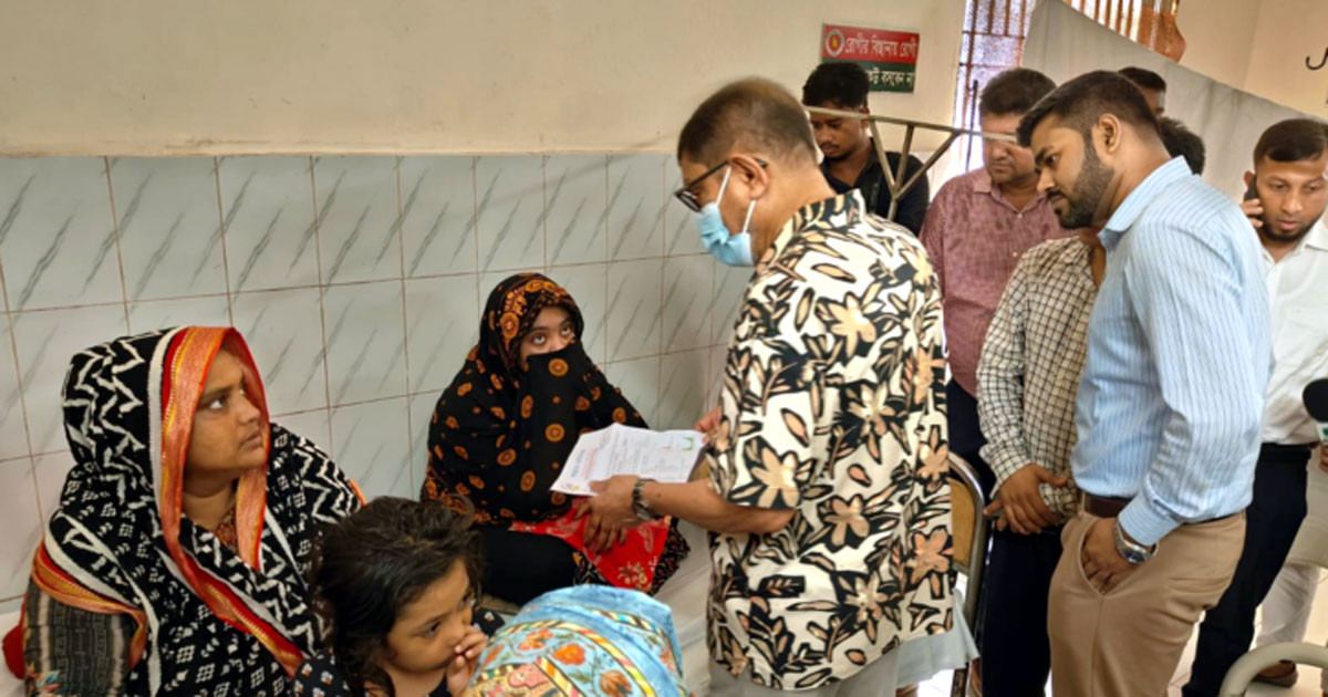 মুরাদনগর হাসপাতালে ৫ চিকিৎসক অনুপস্থিত, বিভাগীয় ব্যবস্থা নেওয়ার নির্দেশ মন্ত্রীর