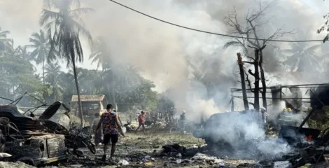 রাখাইনে বাস্তুচ্যুতদের শিবিরে দুই দফা বিমান হামলা, নিহত ৮