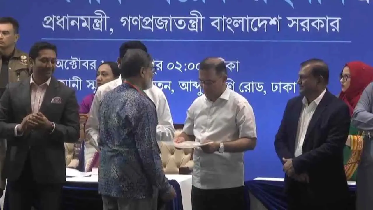 বিশ্ব শিক্ষক দিবসে সম্মানিত হলেন দেশের ১০২ গুণী শিক্ষক