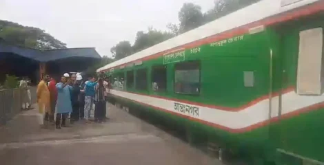 ভারত থেকে দেশে পৌঁছাল ১৮ রেলকোচের প্রথম চালান