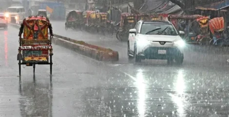 সকালেই বৃষ্টি, কমতে পারে দিনের তাপমাত্রা