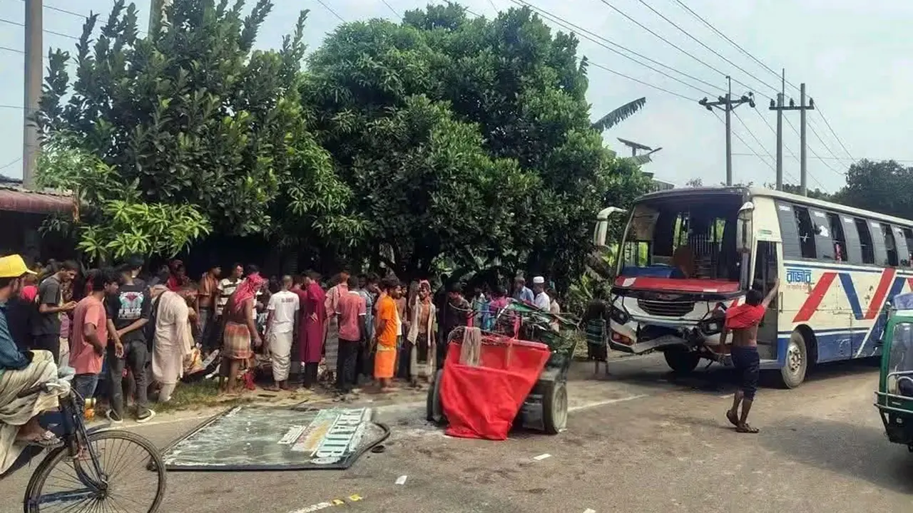 ময়মনসিংহে বাস-সিএনজি সংঘর্ষে শিশুসহ নিহত ৭